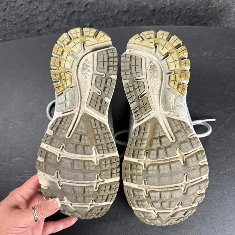 Brooks Ghost 10‎ Running Shoes Women's Size 7 Gray Athletic Sneakers DNA Cushion